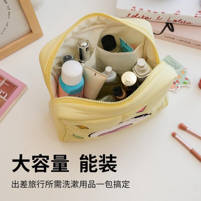 Crayon Shin-Chan Puffy Cosmeti - Travel Accessories For Japan Trip 评论和价格
