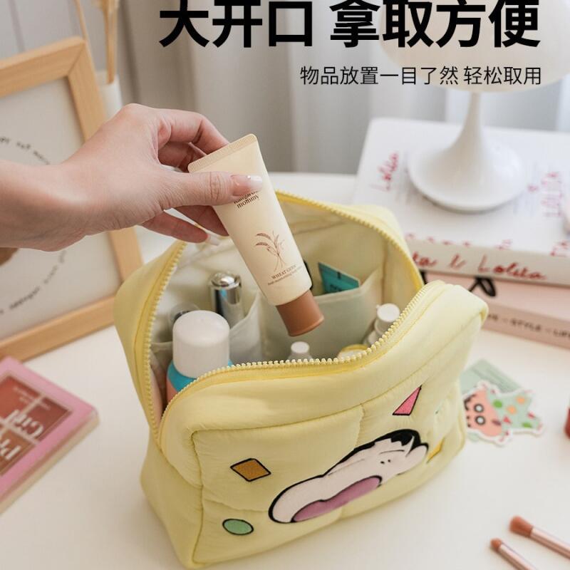 Crayon Shin-Chan Puffy Cosmeti - Travel Accessories For Japan Trip 评论和价格